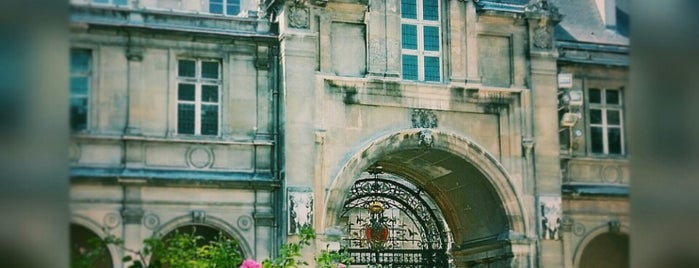 Musée Carnavalet is one of Alexさんのお気に入りスポット.