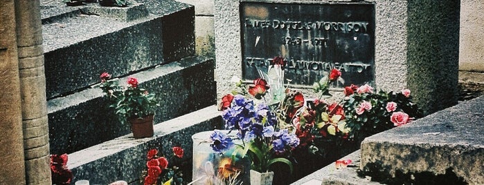 Tombe de Jim Morrison is one of Tempat yang Disukai Alex.