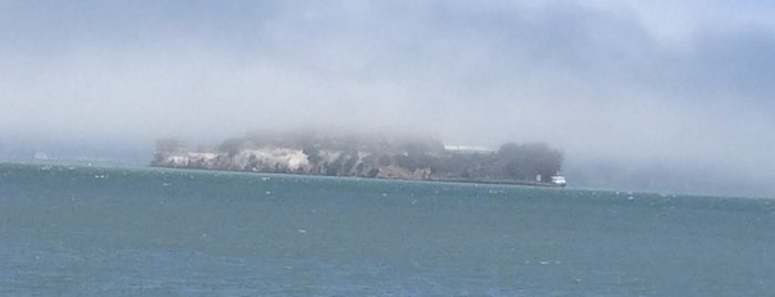 Isla de Alcatraz is one of Lugares favoritos de Ugur Kagan.