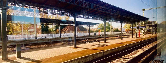 Mezőtúr vasútállomás is one of Pályaudvarok, vasútállomások (Train Stations).
