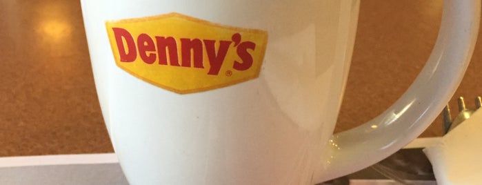 Denny's is one of Lieux qui ont plu à Isabel.