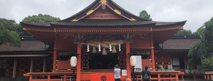 富士山本宮浅間大社 is one of 神社仏閣.
