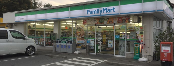 ファミリーマート 小瀬公園通り店 is one of ファミマ王国.