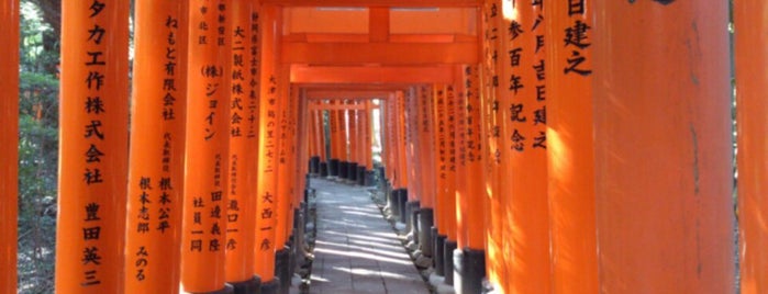 千本鳥居 is one of 神社仏閣.