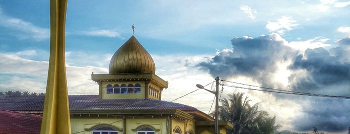 Masjid Kariah Kg Kuala Sawah is one of Muhammad : понравившиеся места.