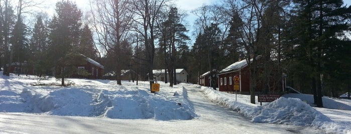 Karkkila-Högforsin museo-alue is one of Orte, die Salla gefallen.