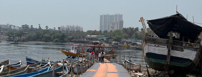 Madh Jetty is one of places to see.