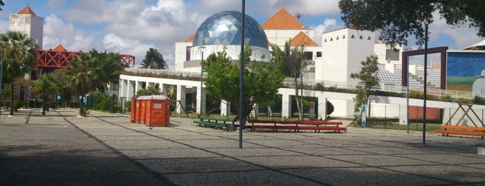 Centro Dragão do Mar de Arte e Cultura is one of Lugar de diversão com amigos.