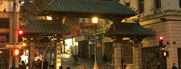 Porte de Chinatown is one of Lieux qui ont plu à jiresell.