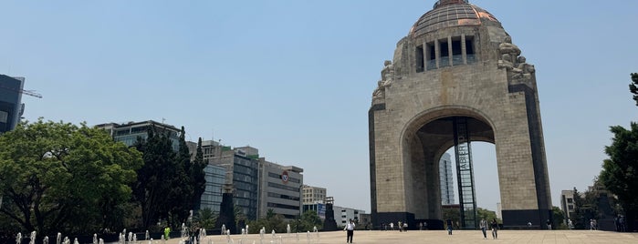 Revolution Square is one of Mexico City.