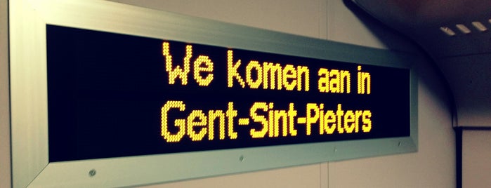 Station Gent-Sint-Pieters is one of Locais curtidos por JULIE.