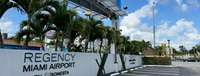 Regency Hotel Miami is one of LUGARES VISITADOS (2).