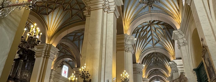 Iglesia Basílica Catedral Metropolitana de Lima is one of 101 sitios que ver en Lima antes de morir.