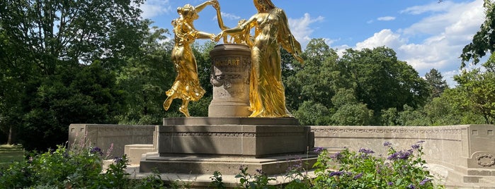 Mozartbrunnen is one of Německo 2.