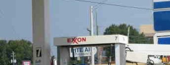 Exxon is one of Lieux qui ont plu à Chester.