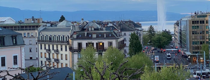 Parc de l'Observatoire is one of Geneva Essentials.