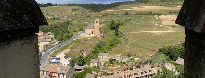 Segovia is one of Capitales de provincia.