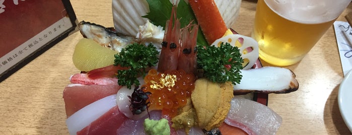 Yamasan Sushi is one of Posti che sono piaciuti a Merve.