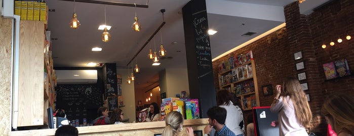 Cereal Hunters Café is one of Tempat yang Disukai Jorge.