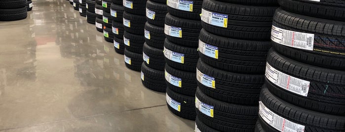 Costco Tire Center is one of Les’s Liked Places.
