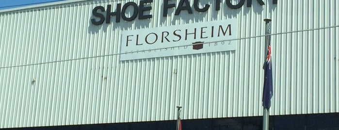 Florsheim Factory Outlet is one of Lieux qui ont plu à Joanthon.