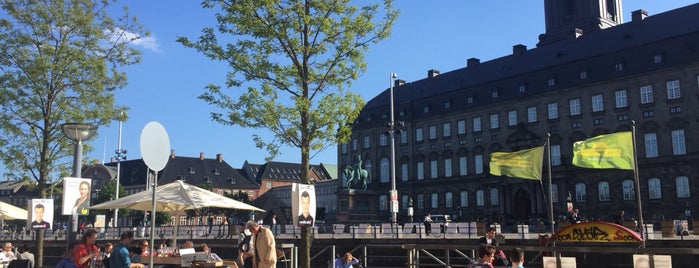 Ved Stranden 10 - Vinhandel & Bar is one of Copenhagen wish list.