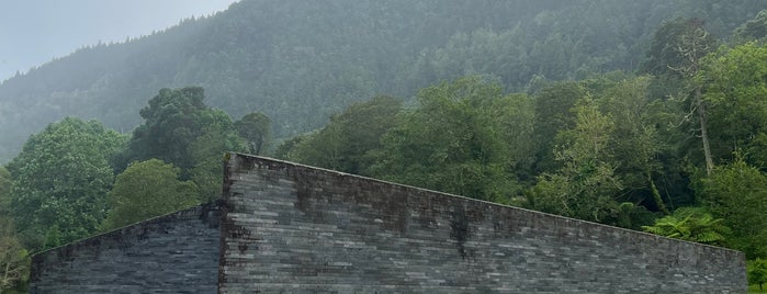 CMIF - Centro de Monitorização e Interpretação das Furnas is one of Architours.