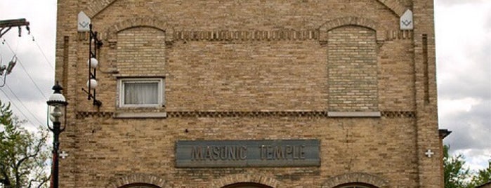 Omro Masonic Temple is one of Orte, die Joshua gefallen.