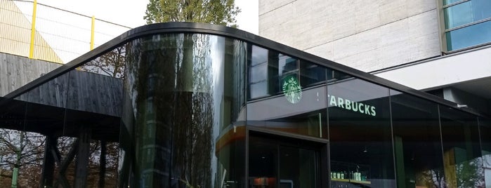 Starbucks is one of Lieux qui ont plu à Theo.