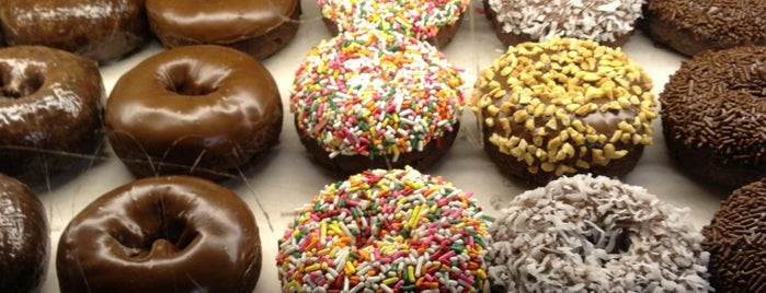 Donut World is one of Locais salvos de Benjamin.