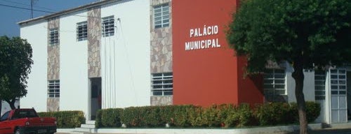 Prefeitura Municipal is one of Lugares.