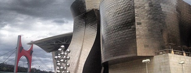 Guggenheim Museum Bilbao is one of Weekend @ Euskadi.