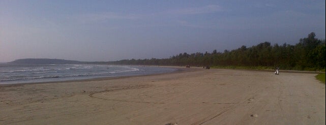 Muzhappilangad Drive-in Beach is one of Beach locations in India.