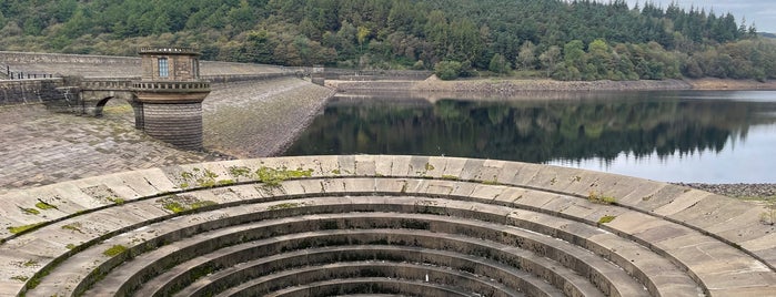 Ladybower Dam is one of Aisha : понравившиеся места.