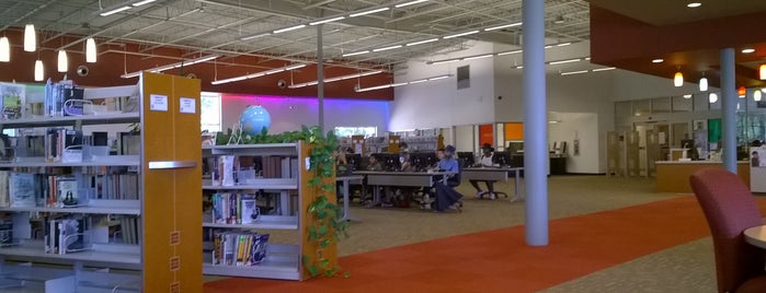 Dallas Public Library - Pleasant Grove is one of Orte, die Eduardo gefallen.
