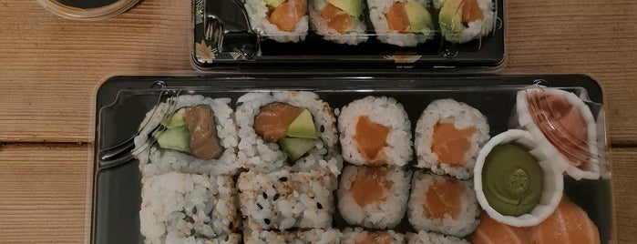 D. Fénix Sushi is one of Chino.