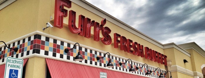 Furr's Fresh Buffet is one of สถานที่ที่ KC ถูกใจ.