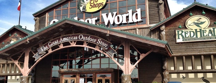 Bass Pro Shops is one of Dreさんのお気に入りスポット.
