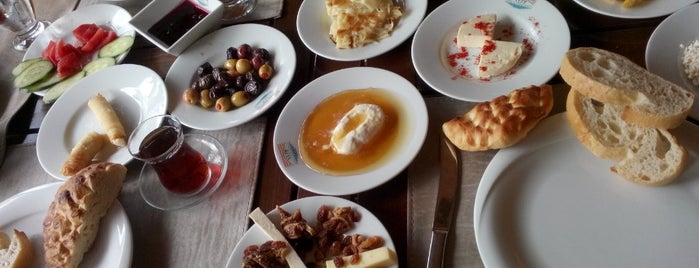 Tepe Cafe & Restaurant is one of Meltem'in Beğendiği Mekanlar.
