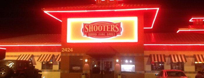 Shooters Wood Fire Grill is one of Tempat yang Disimpan Kendra.