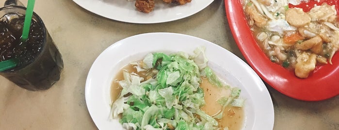 Kedai Makan Teong Ah 中亚茶室 is one of To try.