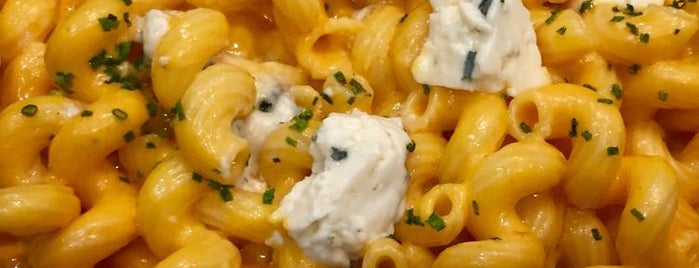 Rockit Bar and Grill is one of Where to Find Chicago's Best Mac and Cheese.