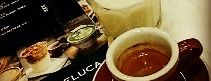 Dean & DeLuca is one of Manila cafes.