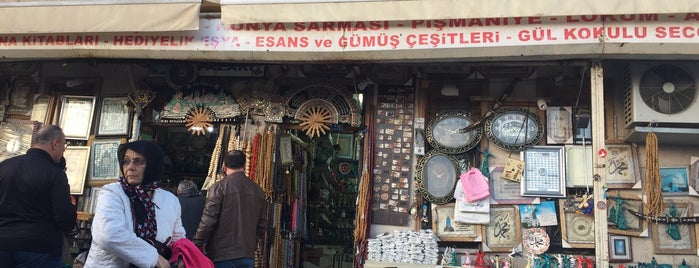 İzzet-i İkram Hediyelik Pazarı is one of Konya.