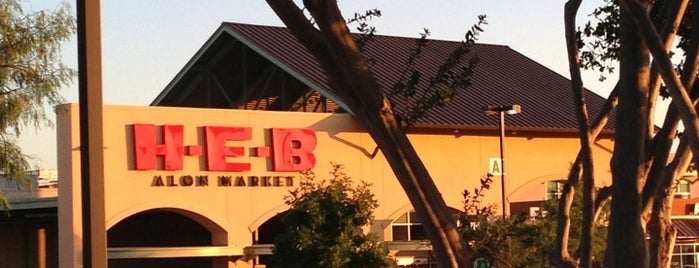 H-E-B is one of Marceloさんのお気に入りスポット.