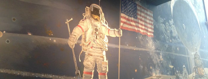 National Air and Space Museum is one of Posti che sono piaciuti a Penny.