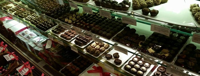 Gayles Chocolates is one of Vincenzoさんのお気に入りスポット.