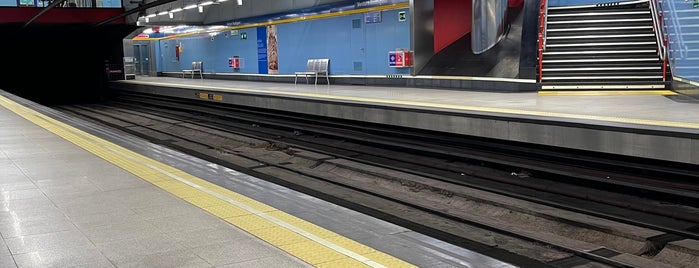 Metro Ventura Rodríguez is one of Paradas de Metro en Madrid.