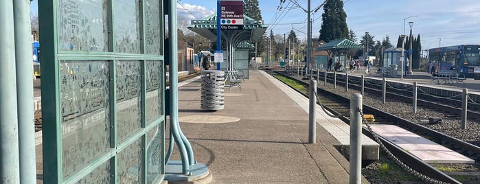 TriMet Gateway/NE 99th Ave MAX Station is one of Bekahさんのお気に入りスポット.