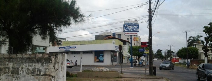 Farmácias Pague Menos is one of Lugares favoritos de Mayara.